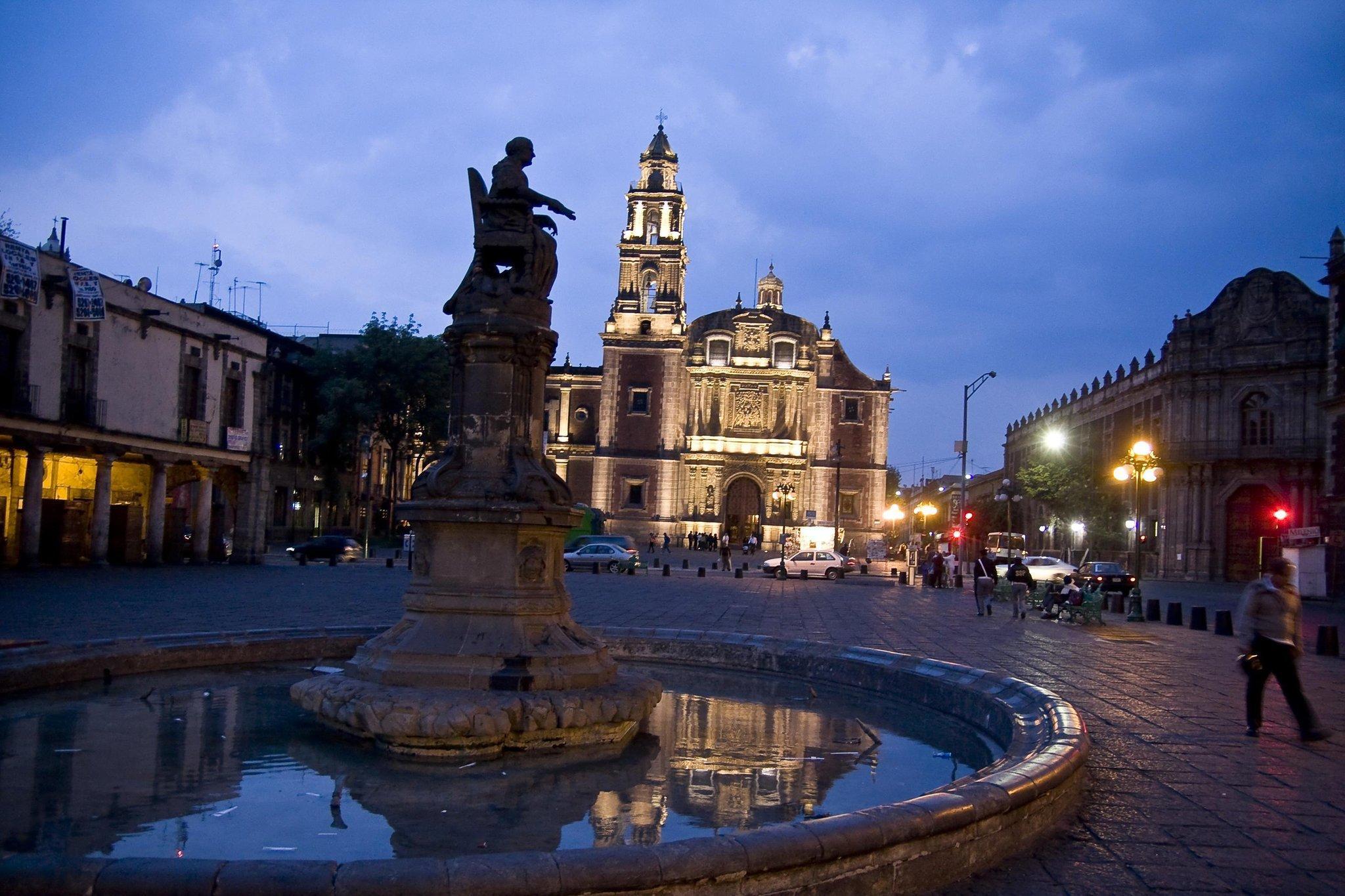 Hampton Inn & Suites Mexico City - Centro Historico Exteriör bild