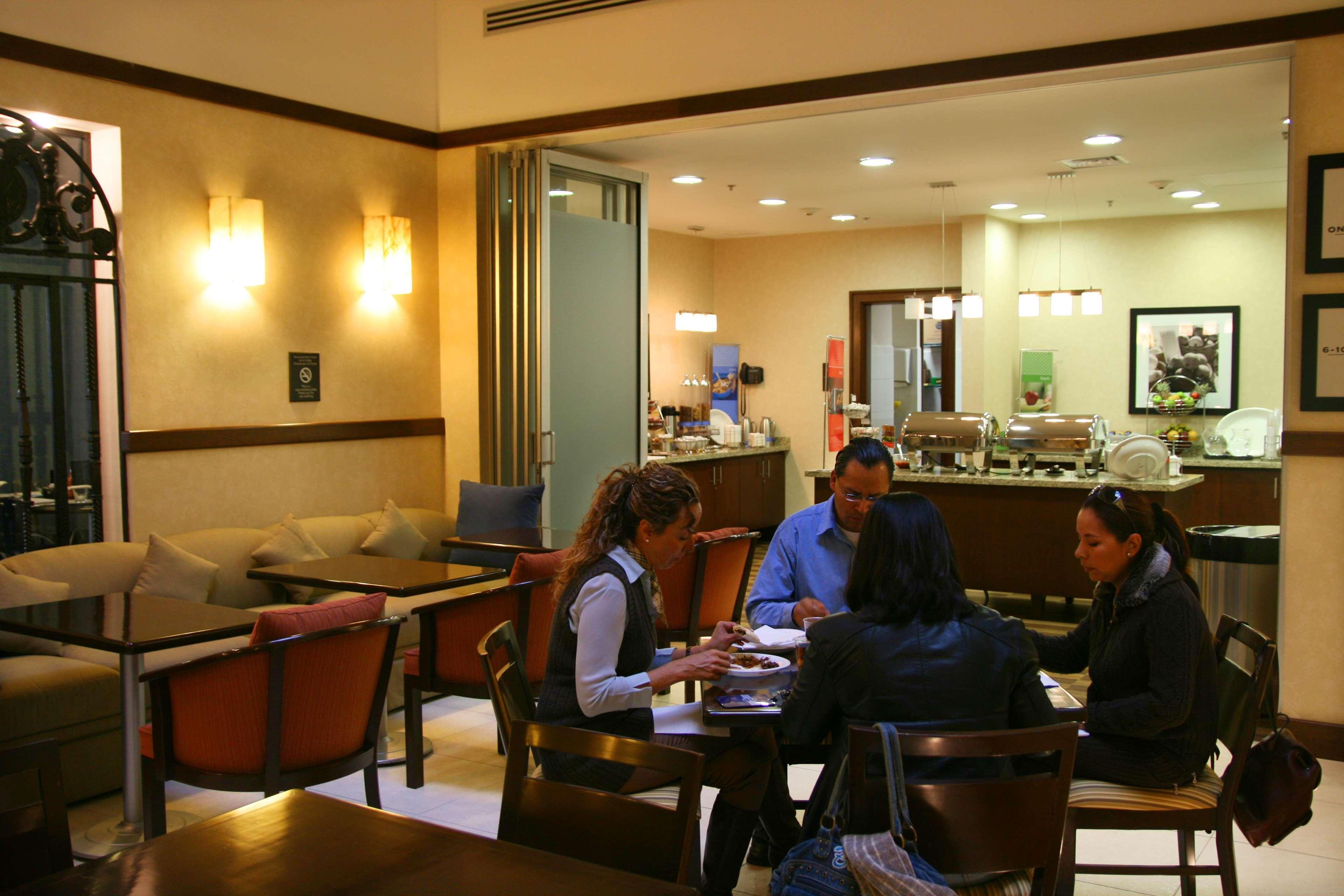 Hampton Inn & Suites Mexico City - Centro Historico Restaurang bild